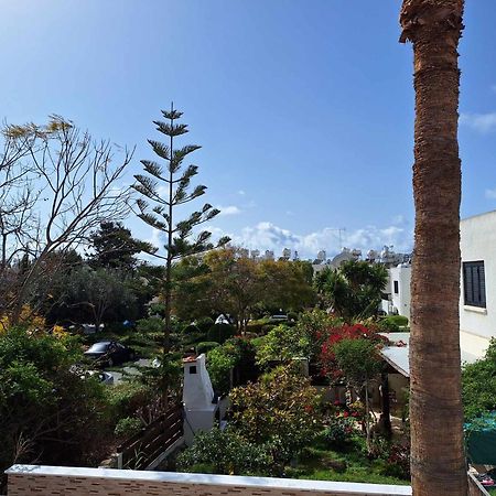 Stylish Apt Kato Paphos Close To Beach & Vibrant Harbor Life Екстериор снимка