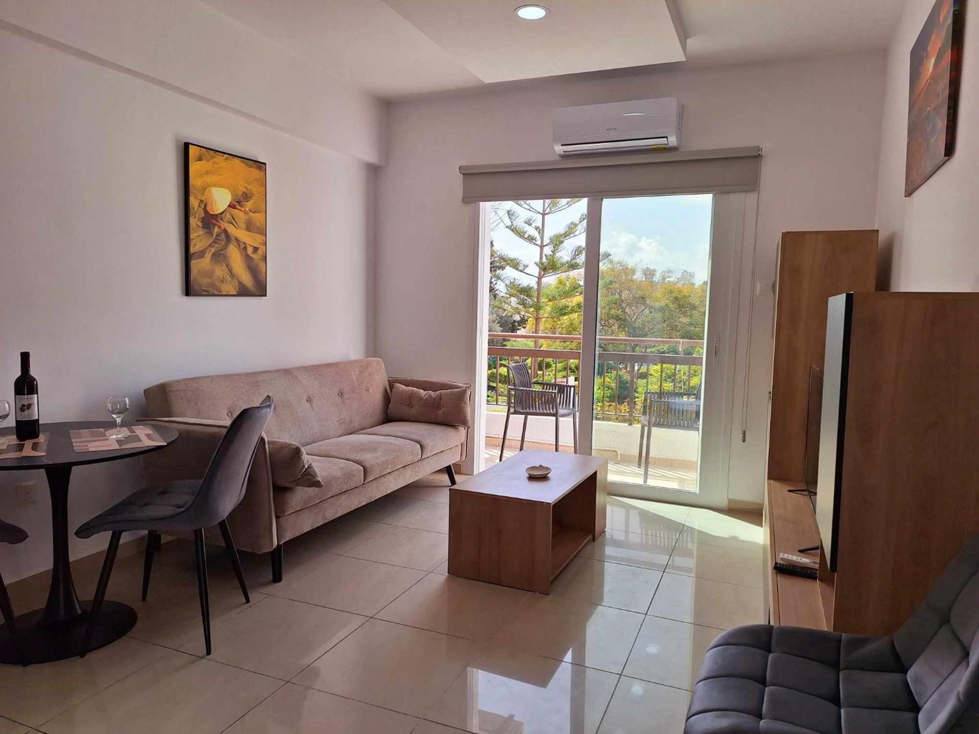 Stylish Apt Kato Paphos Close To Beach & Vibrant Harbor Life Екстериор снимка