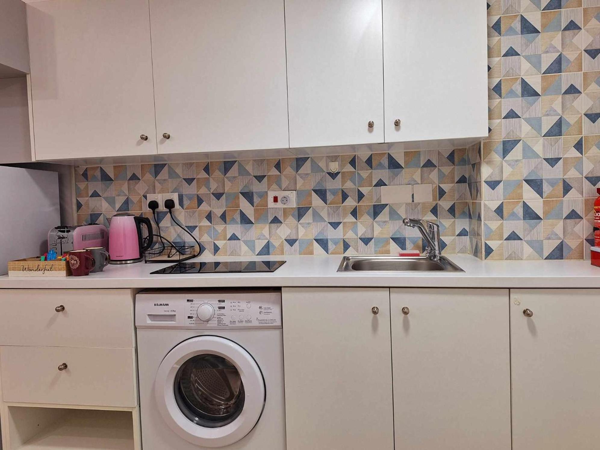 Stylish Apt Kato Paphos Close To Beach & Vibrant Harbor Life Екстериор снимка