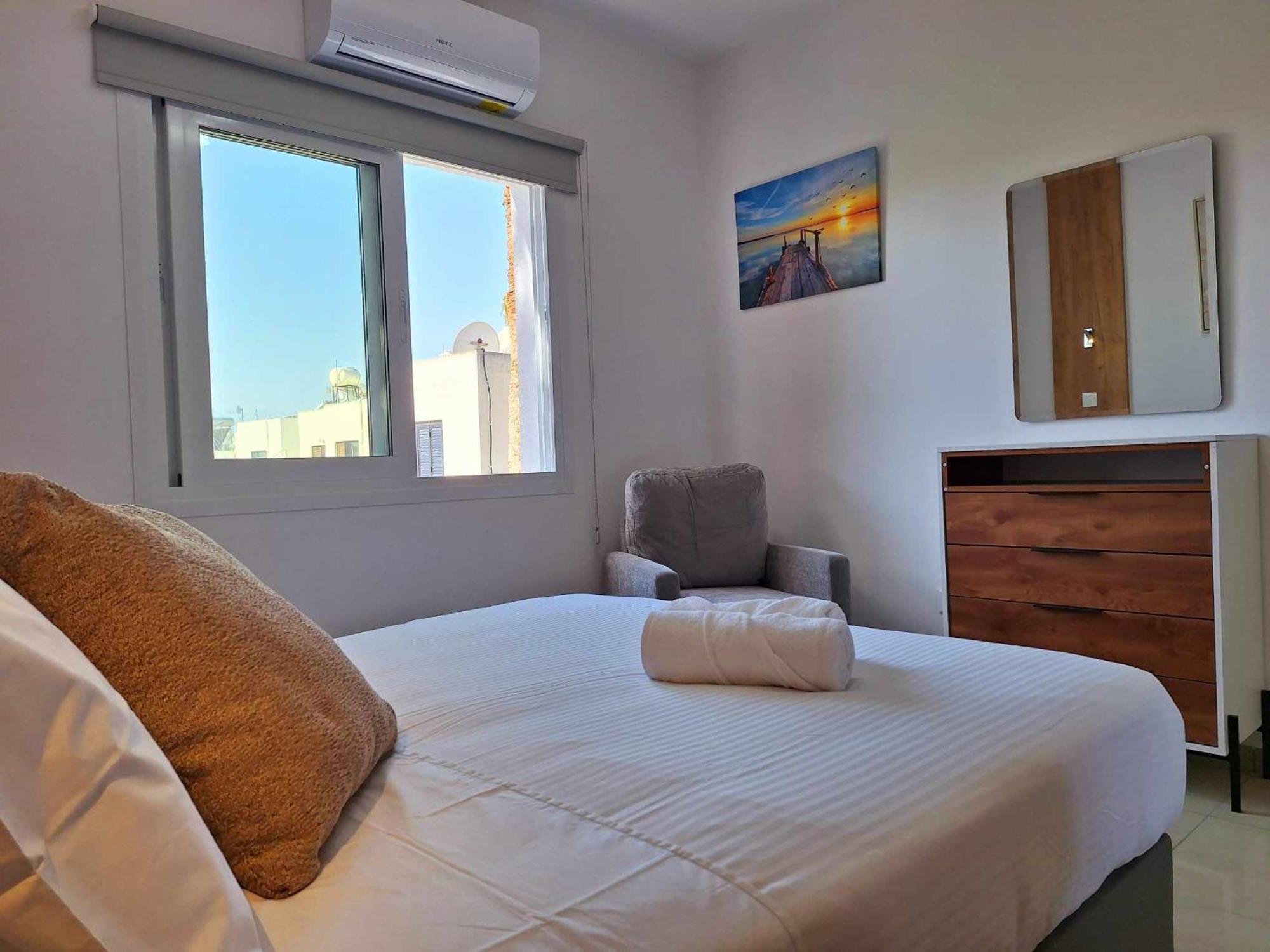 Stylish Apt Kato Paphos Close To Beach & Vibrant Harbor Life Екстериор снимка